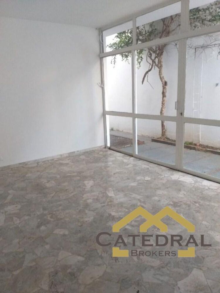 Casa Comercial à venda com 3 quartos, 347m² - Foto 5