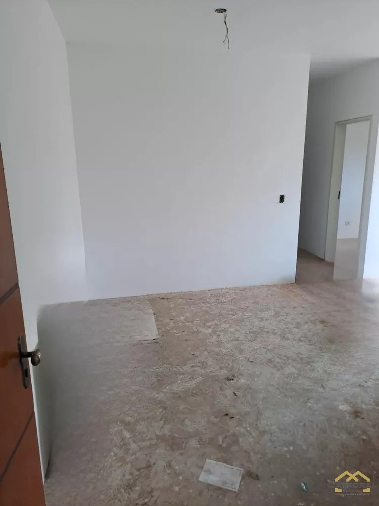 Apartamento à venda com 3 quartos, 76m² - Foto 2