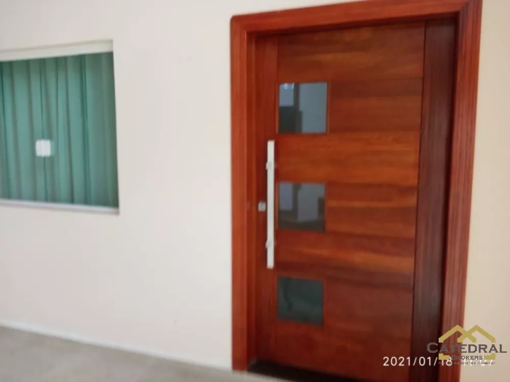 Casa à venda com 3 quartos, 250m² - Foto 4