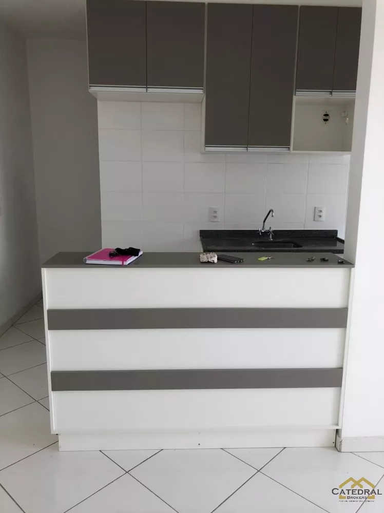 Apartamento à venda com 2 quartos, 49m² - Foto 2