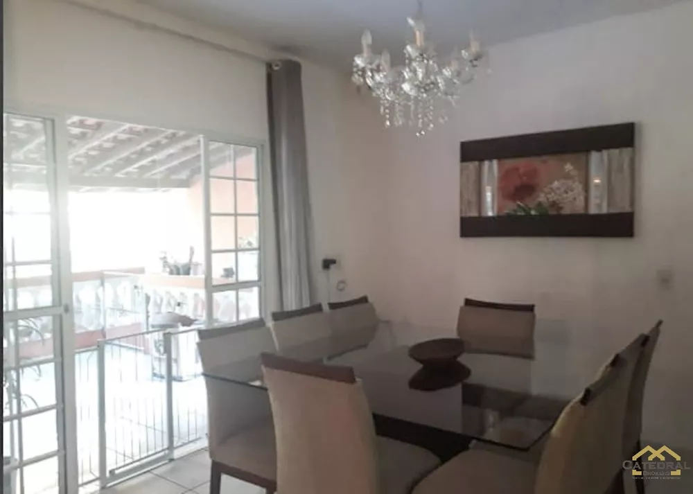 Casa à venda com 3 quartos, 163m² - Foto 2