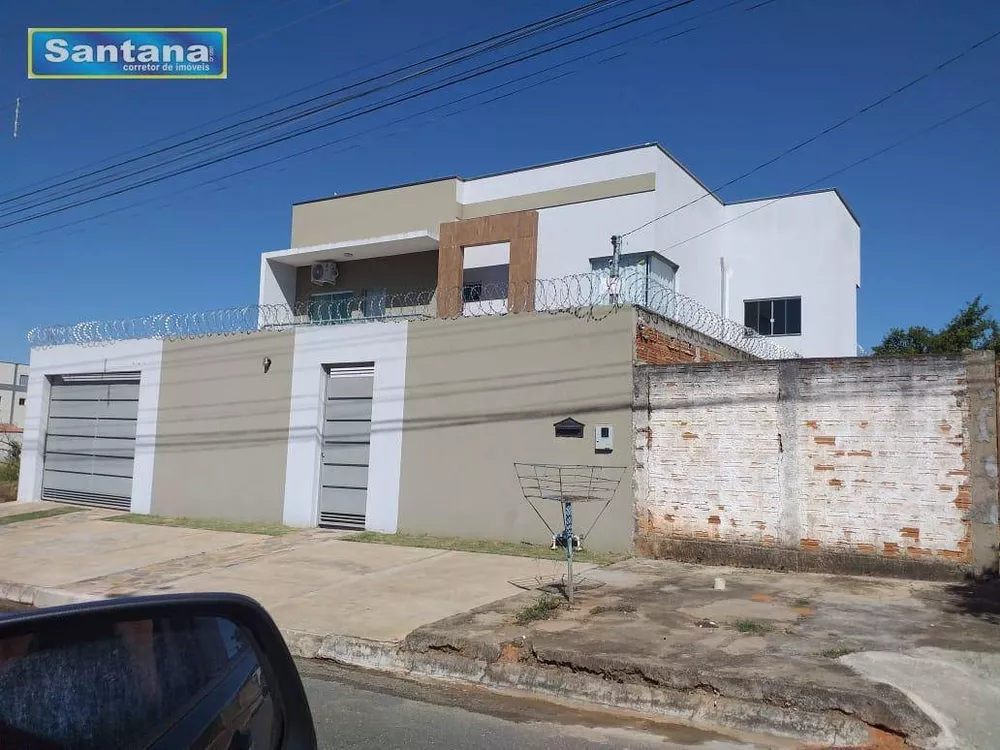 Casa à venda com 3 quartos, 380m² - Foto 1