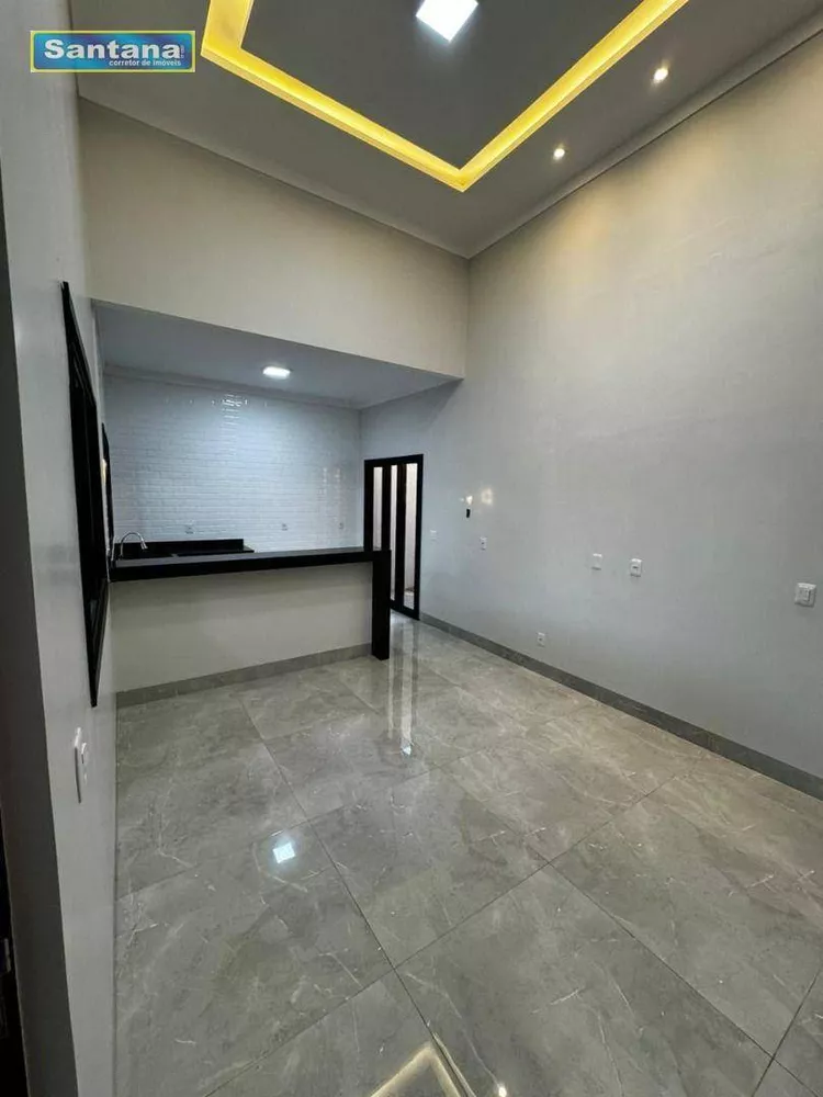 Casa à venda com 2 quartos, 130m² - Foto 1