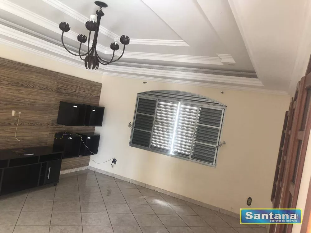 Casa à venda com 3 quartos, 250m² - Foto 3