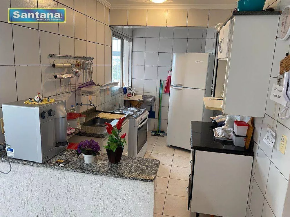 Apartamento à venda com 2 quartos, 70m² - Foto 3