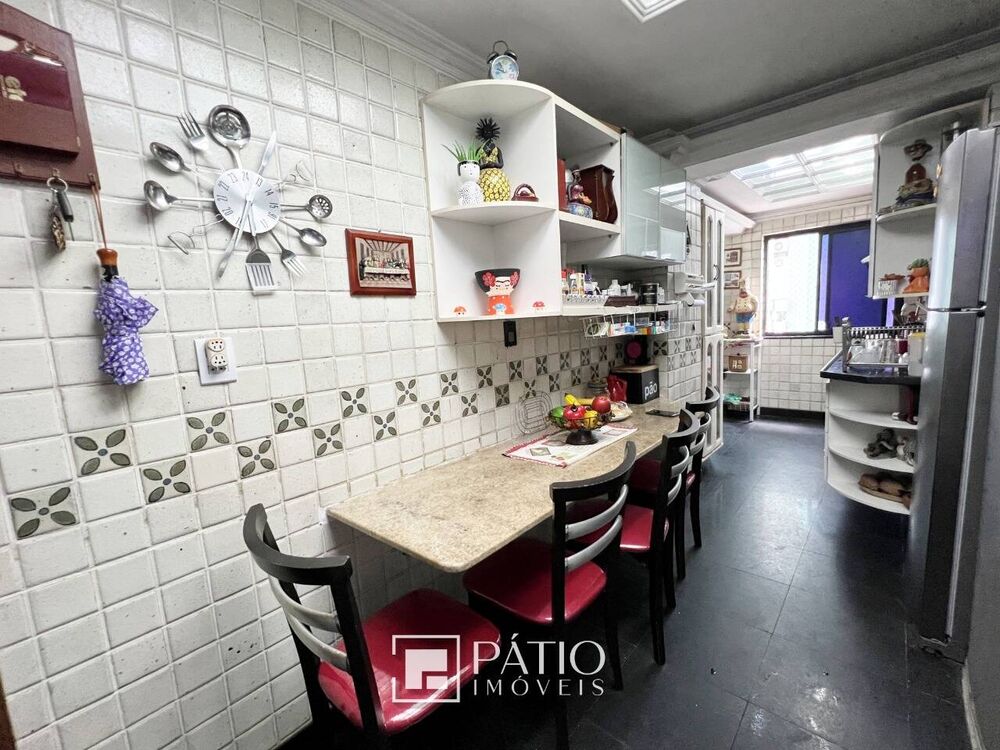 Apartamento à venda com 3 quartos, 142m² - Foto 11