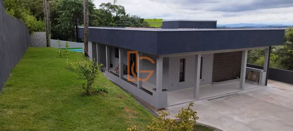 Fazenda à venda com 3 quartos, 200m² - Foto 1