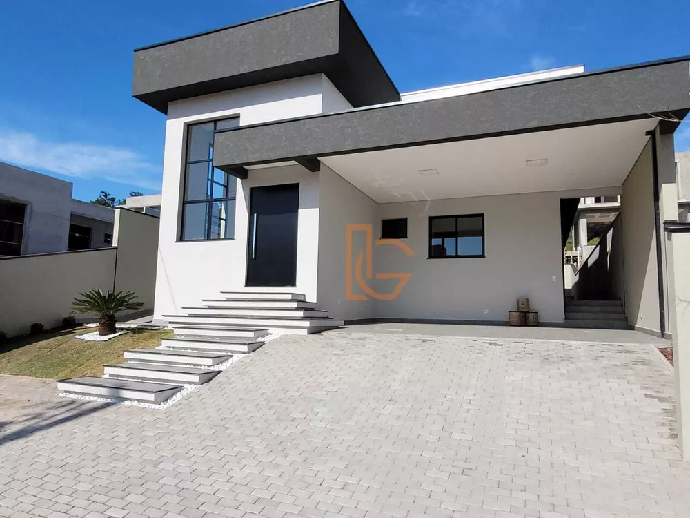 Casa à venda com 3 quartos, 189m² - Foto 1