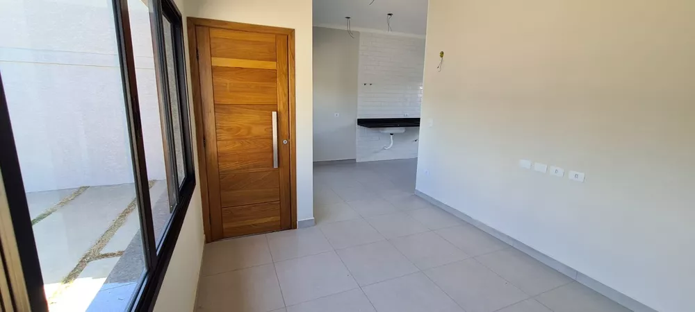 Casa à venda com 2 quartos, 60m² - Foto 2