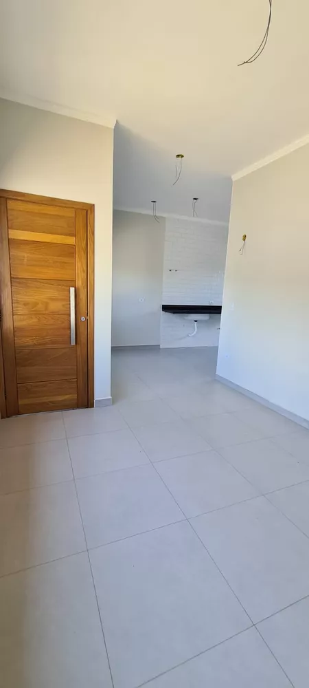 Casa à venda com 2 quartos, 60m² - Foto 3