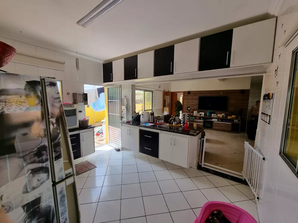 Casa à venda com 2 quartos, 450m² - Foto 14