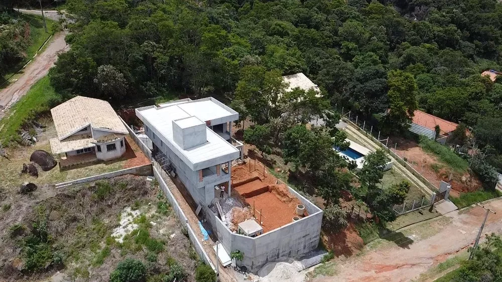 Casa à venda com 4 quartos, 306m² - Foto 12