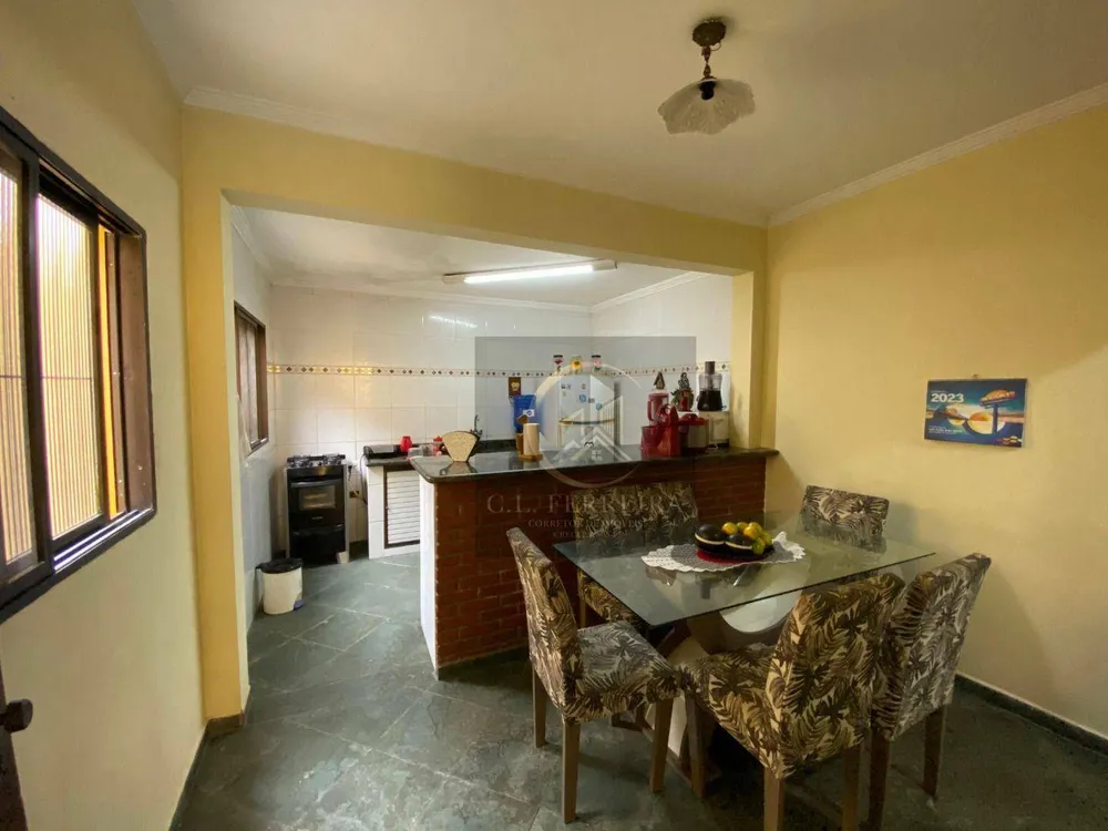 Casa, 5 quartos, 180 m² - Foto 1