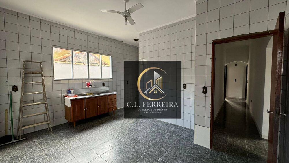 Casa, 5 quartos, 151 m² - Foto 2