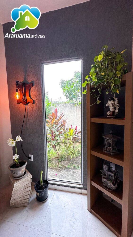 Casa à venda com 2 quartos, 100m² - Foto 2