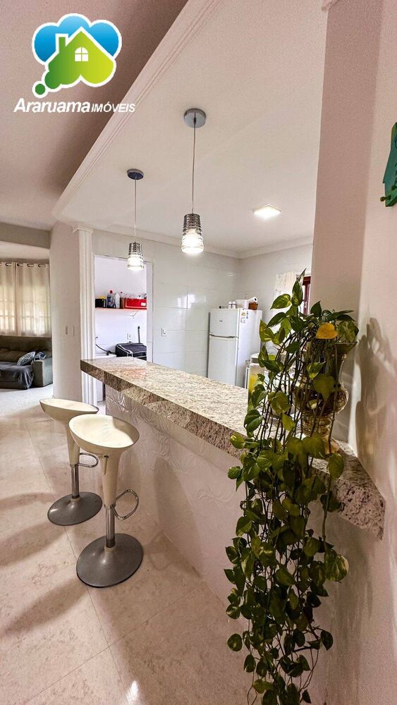 Casa à venda com 2 quartos, 100m² - Foto 4