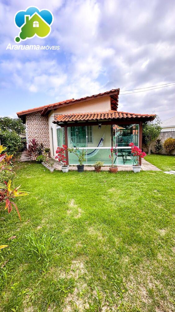 Casa à venda com 2 quartos, 100m² - Foto 1