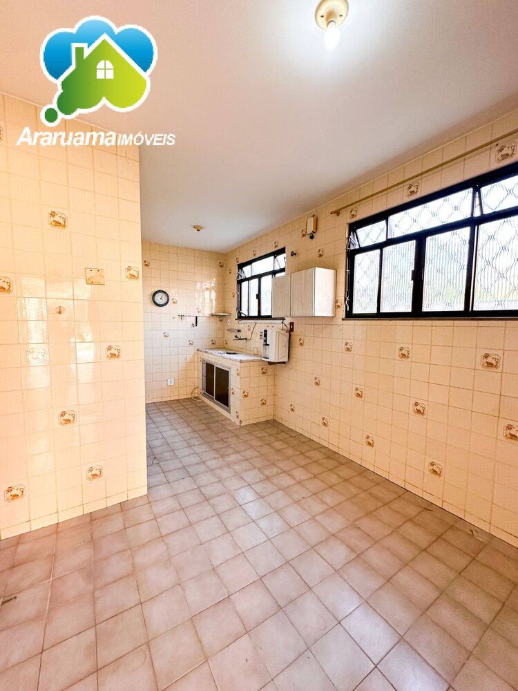 Casa à venda com 4 quartos, 267m² - Foto 4