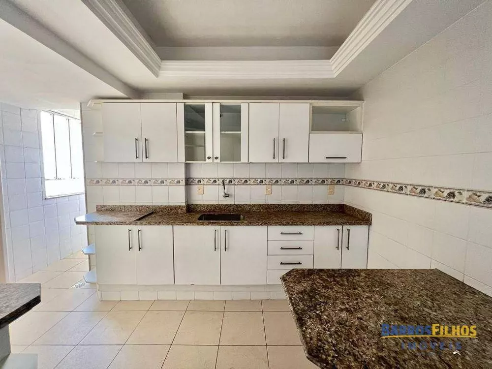 Apartamento à venda com 3 quartos, 156m² - Foto 7