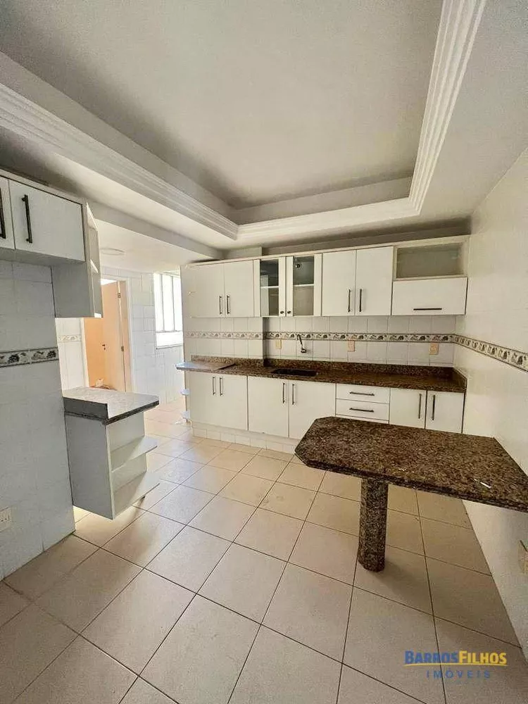 Apartamento à venda com 3 quartos, 156m² - Foto 8