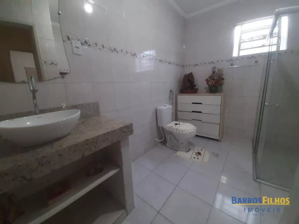 Casa à venda com 3 quartos, 228M2 - Foto 4