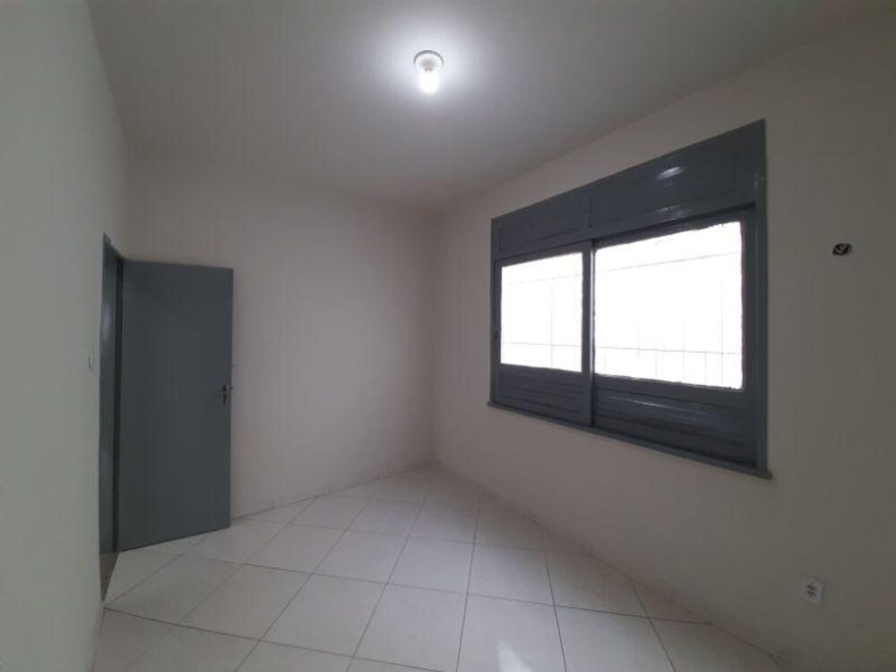 Casa para alugar com 3 quartos, 300m² - Foto 4
