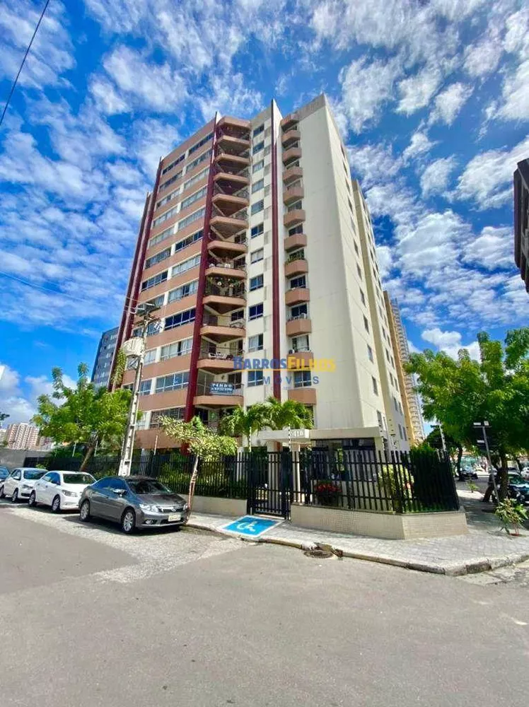 Apartamento à venda com 3 quartos, 145m² - Foto 2