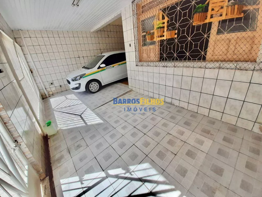 Casa à venda com 4 quartos, 450m² - Foto 4