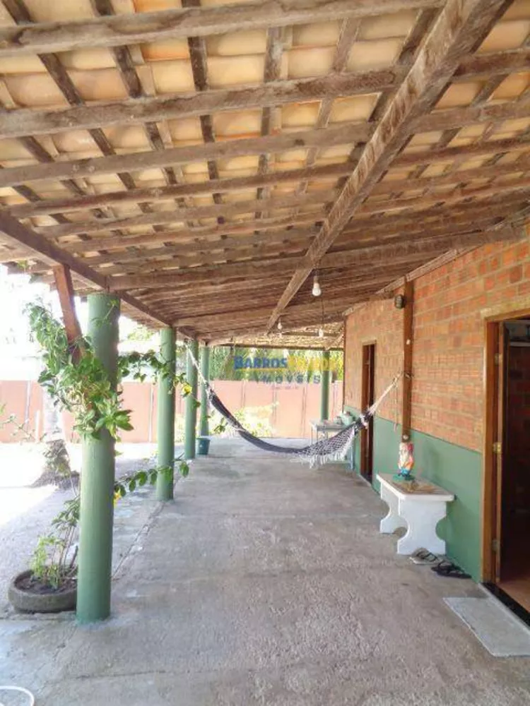 Chácara à venda com 2 quartos, 200m² - Foto 2