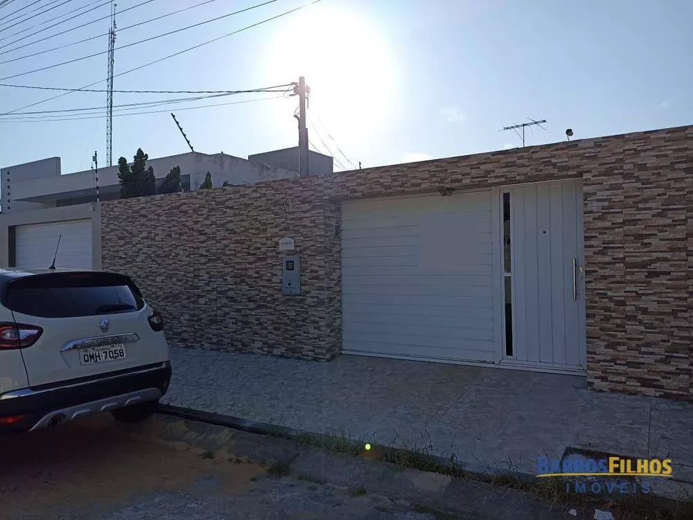 Casa à venda com 2 quartos, 61m² - Foto 1