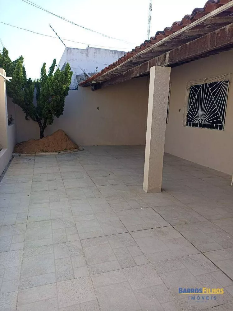 Casa à venda com 2 quartos, 61m² - Foto 3