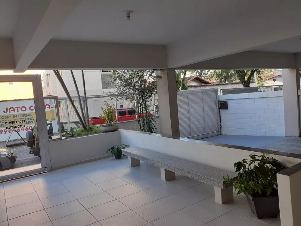 Apartamento à venda com 2 quartos, 85m² - Foto 2