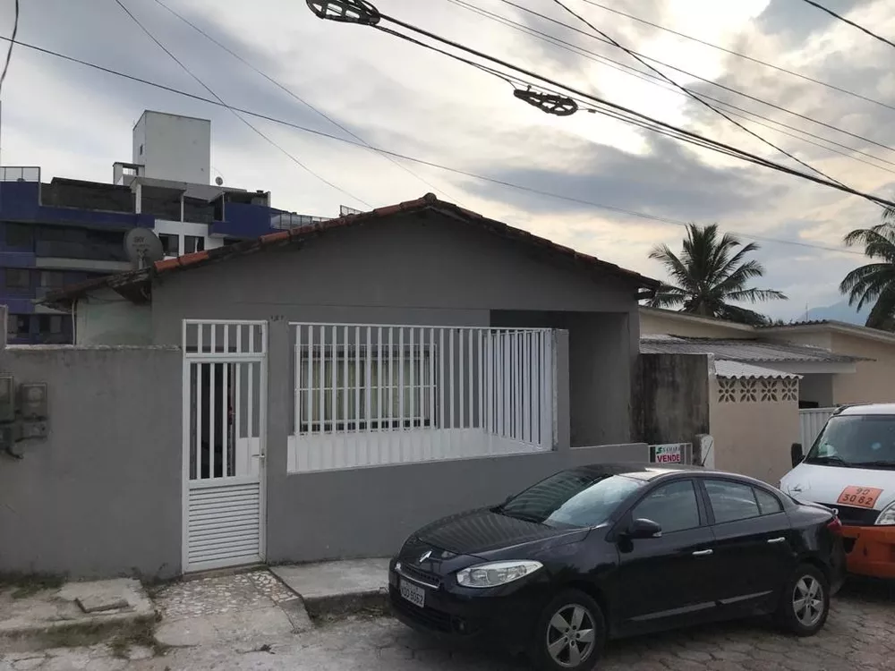 Casa à venda com 4 quartos, 320m² - Foto 1