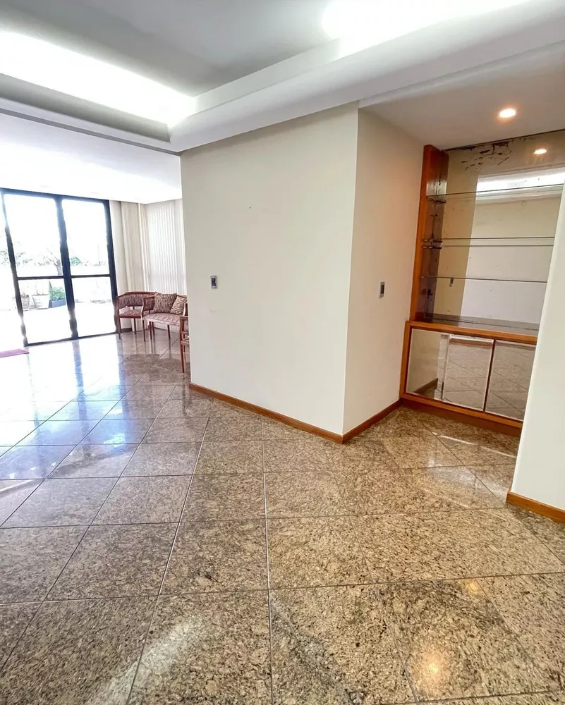 Apartamento à venda com 3 quartos, 244m² - Foto 1