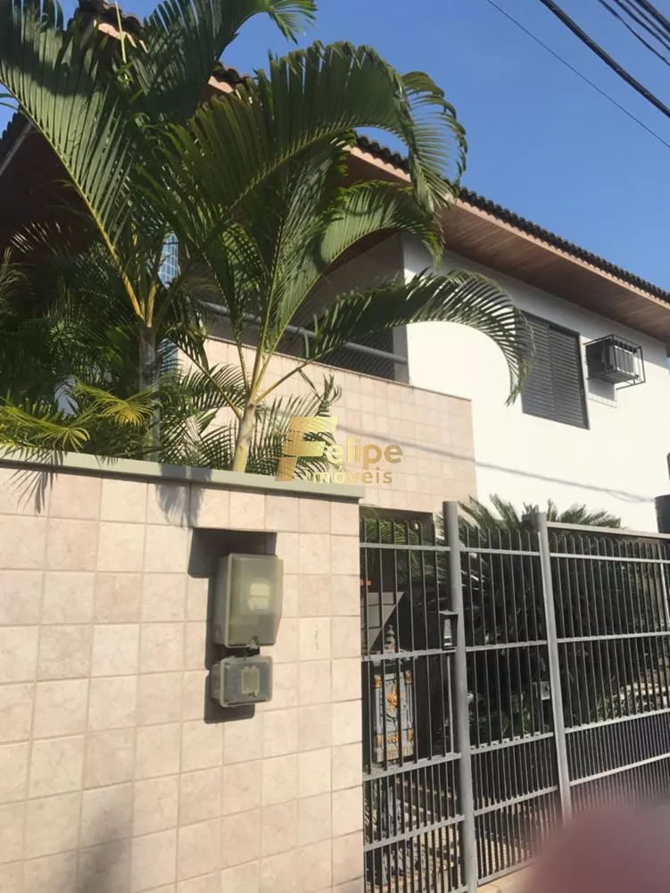 Casa à venda com 7 quartos, 750m² - Foto 2