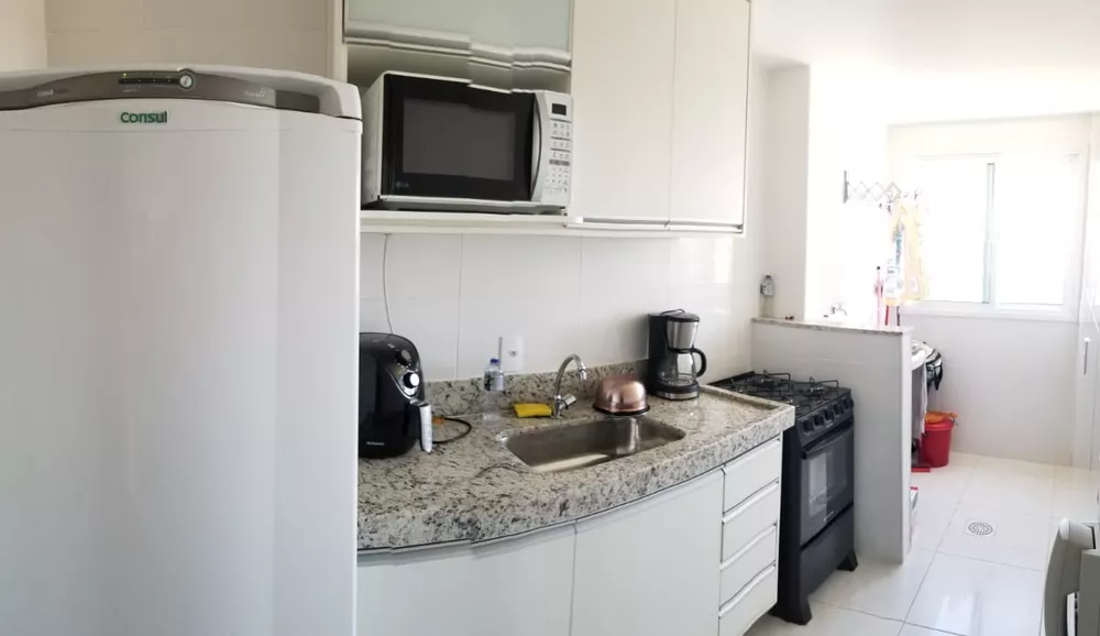 Apartamento à venda com 2 quartos, 65m² - Foto 2