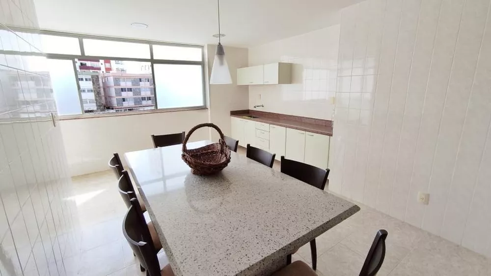 Apartamento à venda com 4 quartos, 254m² - Foto 2