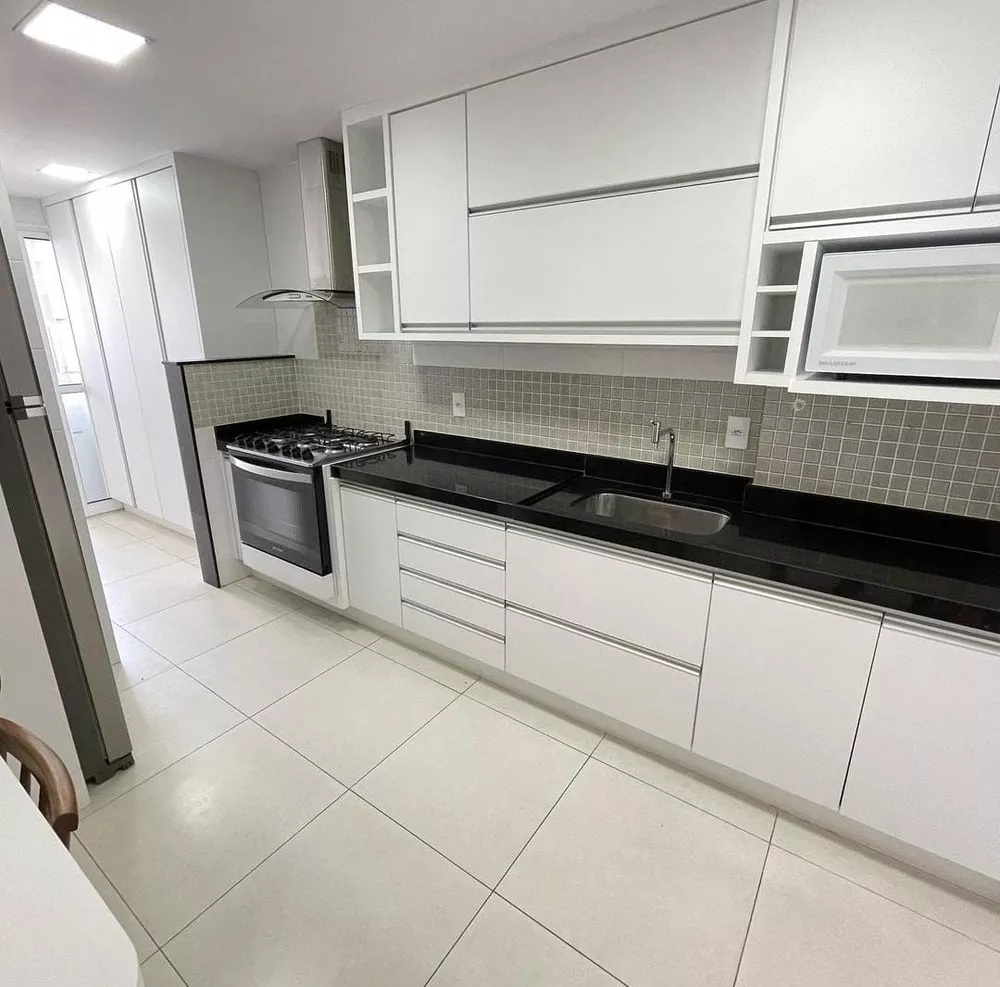 Apartamento à venda com 3 quartos, 156m² - Foto 3