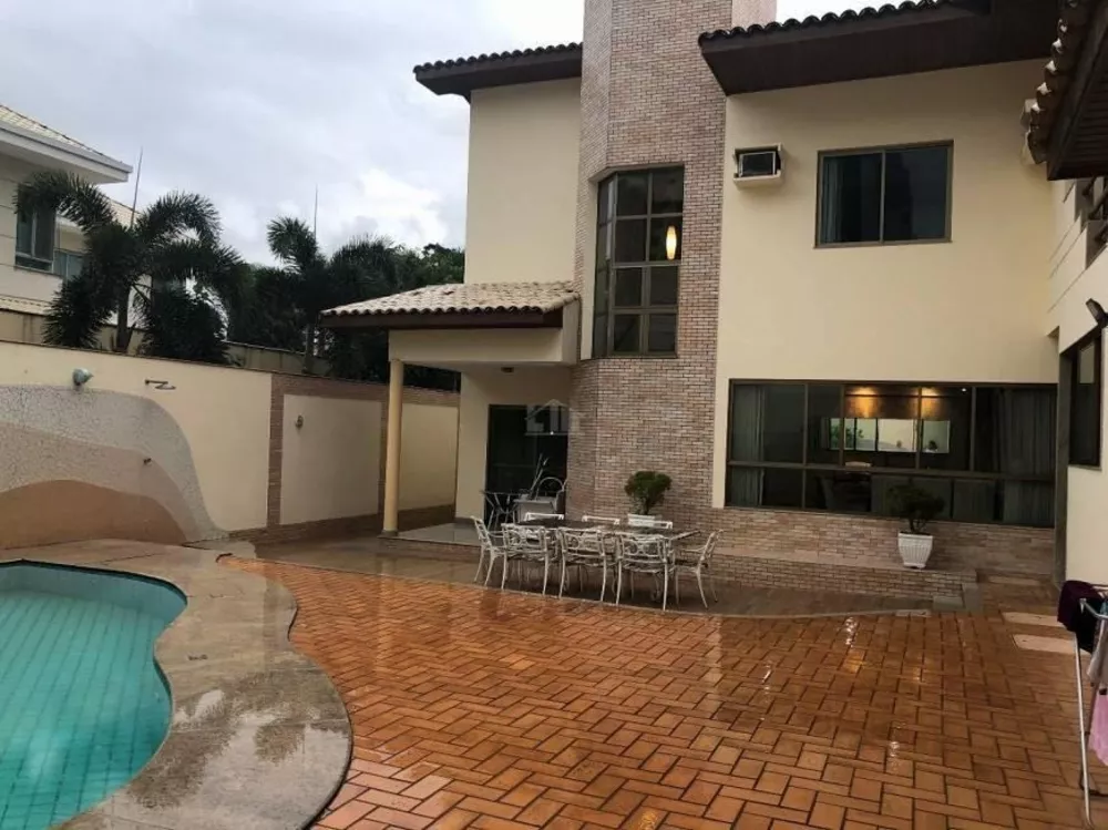 Casa à venda com 3 quartos, 460m² - Foto 1