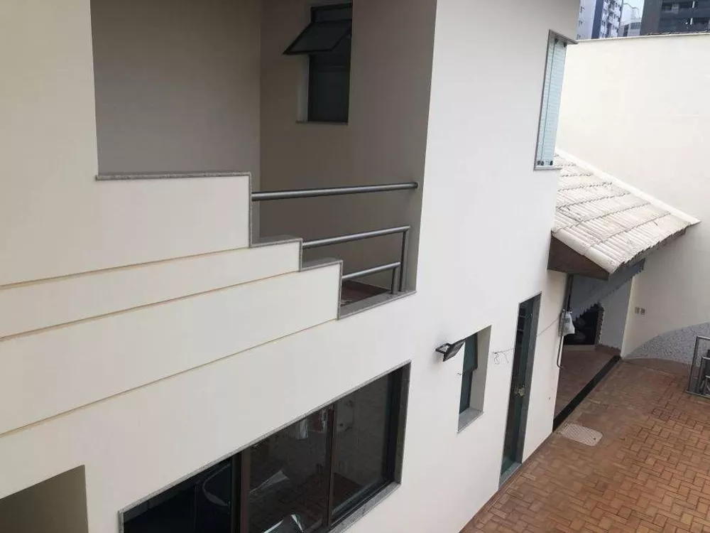 Casa à venda com 3 quartos, 460m² - Foto 5