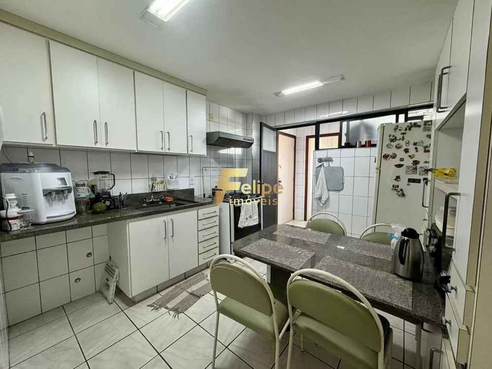 Apartamento à venda com 3 quartos, 156m² - Foto 3