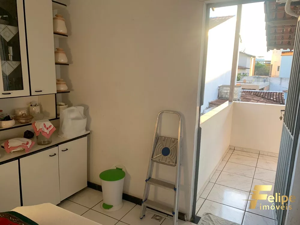 Casa à venda com 6 quartos, 360m² - Foto 5