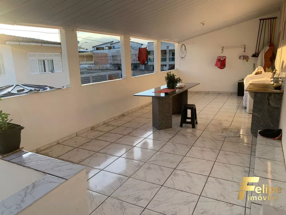 Casa à venda com 6 quartos, 360m² - Foto 6