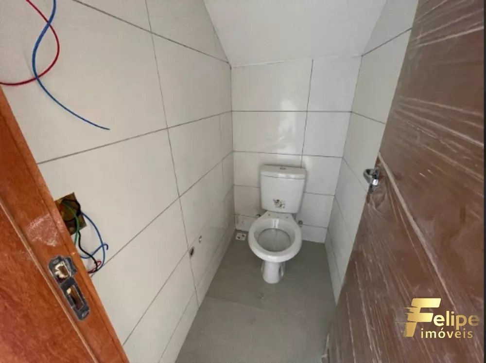 Casa à venda com 2 quartos, 103m² - Foto 2