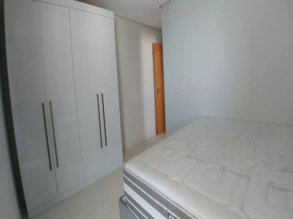 Apartamento à venda com 3 quartos, 110m² - Foto 2