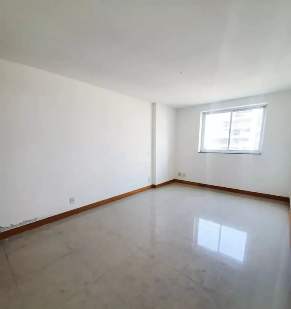 Apartamento à venda com 4 quartos, 217m² - Foto 4