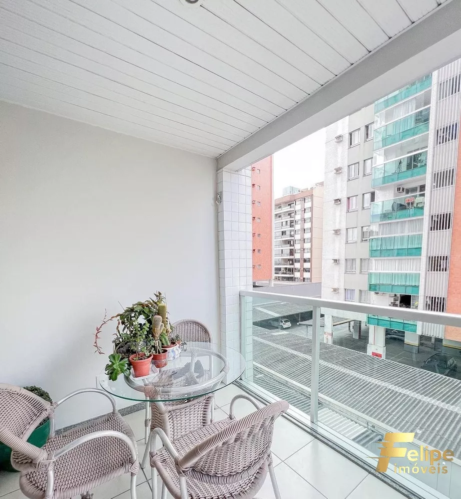 Apartamento à venda com 3 quartos, 90m² - Foto 4