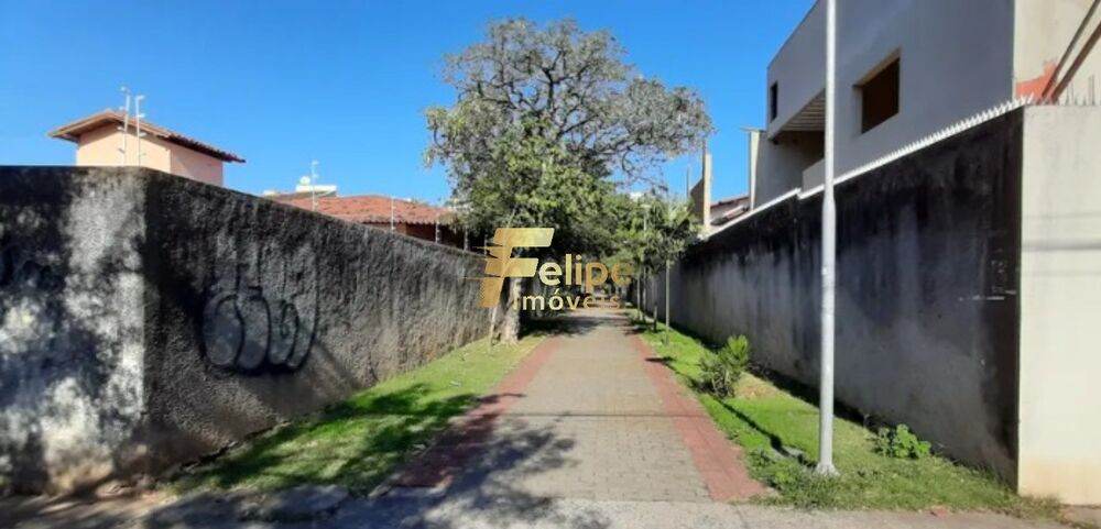 Casa, 5 quartos, 258 m² - Foto 2