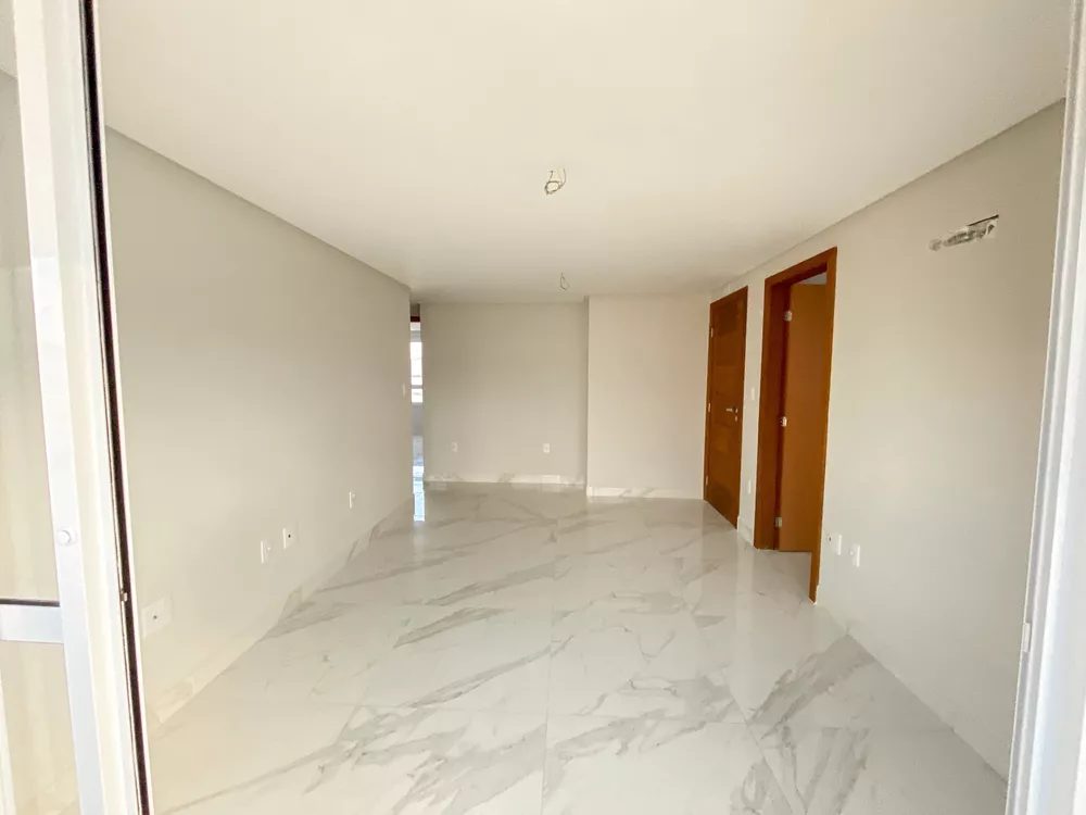 Apartamento à venda com 2 quartos, 71m² - Foto 3