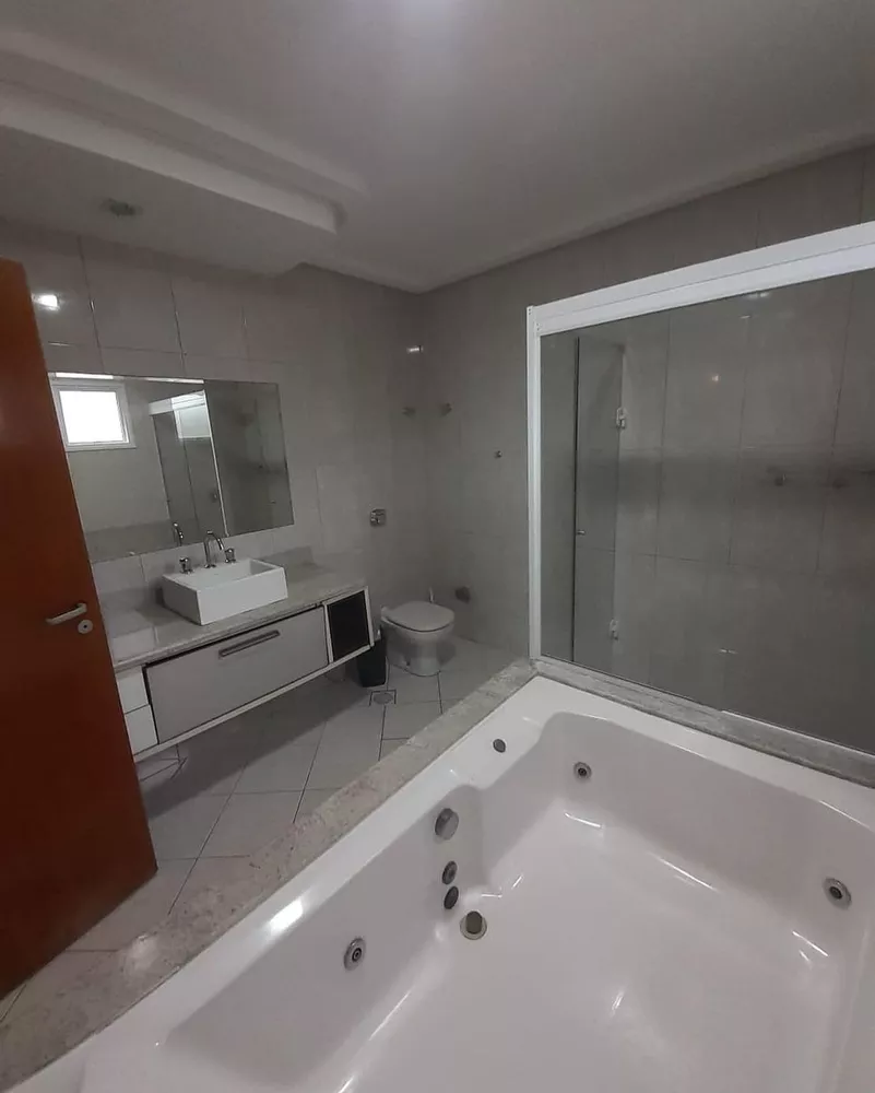 Apartamento à venda com 4 quartos, 220m² - Foto 2